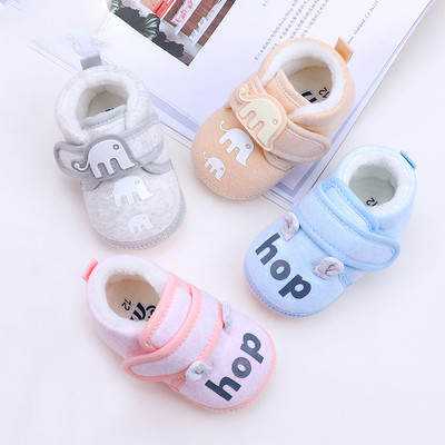 Бебешки обувки с надпис и щампа
