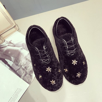 Γυναικεία μοκασίνια με κορδόνια σε μαύρο και καφέ χρώμα