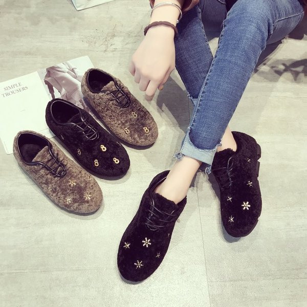 Γυναικεία μοκασίνια με κορδόνια σε μαύρο και καφέ χρώμα