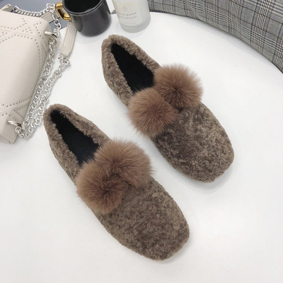 Κομψά γυναικεία μοκασίνια με χνούδι σε δύο χρώματα