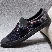 Érdekes férfi mokaszinok két színben