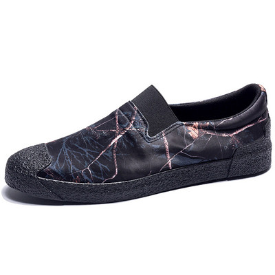 Érdekes férfi mokaszinok két színben