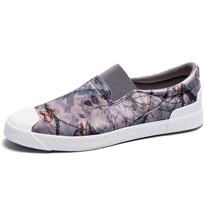 Érdekes férfi mokaszinok két színben