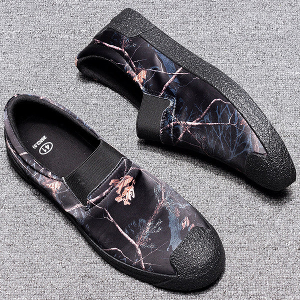 Érdekes férfi mokaszinok két színben