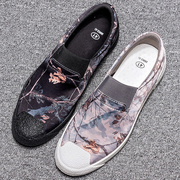 Érdekes férfi mokaszinok két színben