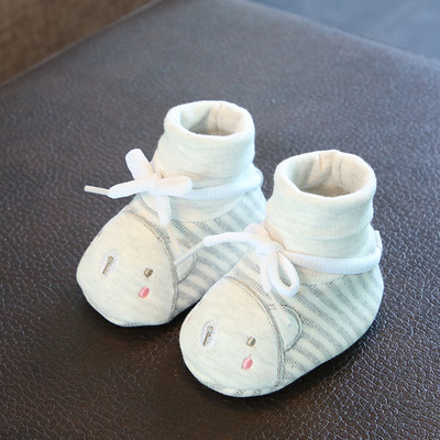 Бебешки меки обувки с бродерия и 3D елемент