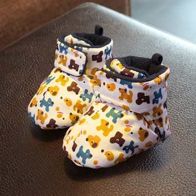 Бебешки меки обувки с бродерия и 3D елемент