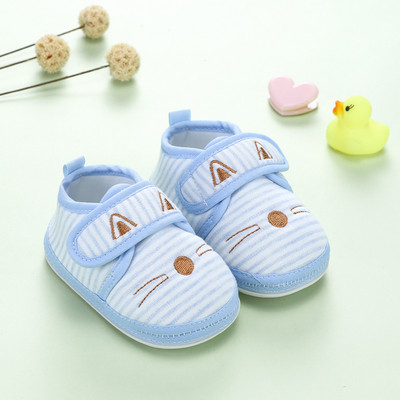 Babacipők többféle modellben hímzéssel