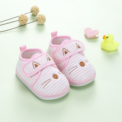 Babacipők többféle modellben hímzéssel