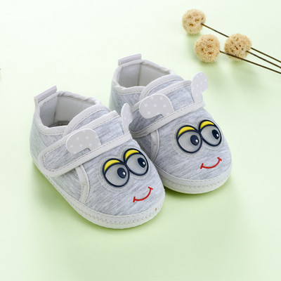 Babacipők többféle modellben hímzéssel