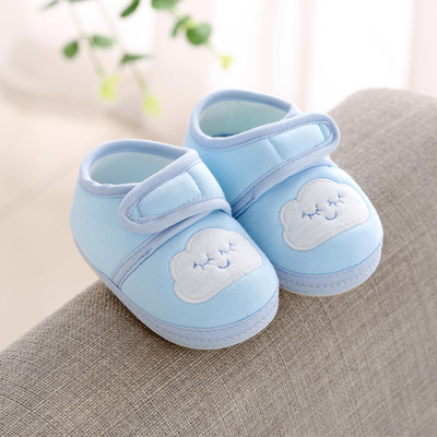 Babacipők többféle modellben hímzéssel