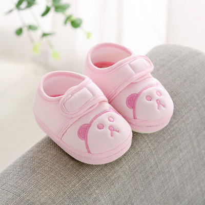 Babacipők többféle modellben hímzéssel