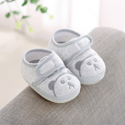 Babacipők többféle modellben hímzéssel