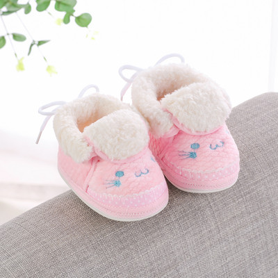 Babacipők többféle modellben hímzéssel