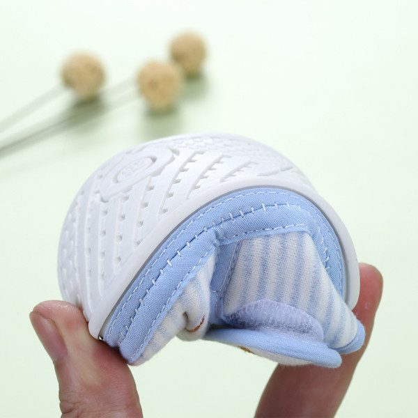 Babacipők többféle modellben hímzéssel