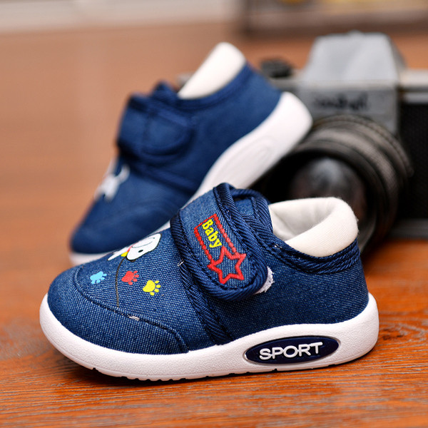 Бебешки маратонки с щампа и надпис в два модела