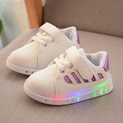 Παιδικά φωτισμένα πάνινα παπούτσια σε τρία χρώματα κατάλληλα για αγόρια και κορίτσια