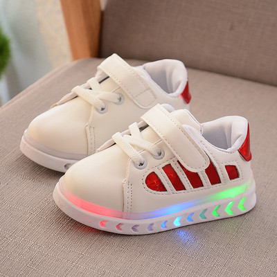 Παιδικά φωτισμένα πάνινα παπούτσια σε τρία χρώματα κατάλληλα για αγόρια και κορίτσια