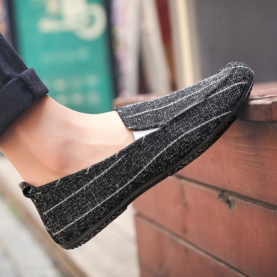 Lezser egyszerű férfi mokaszin több színben