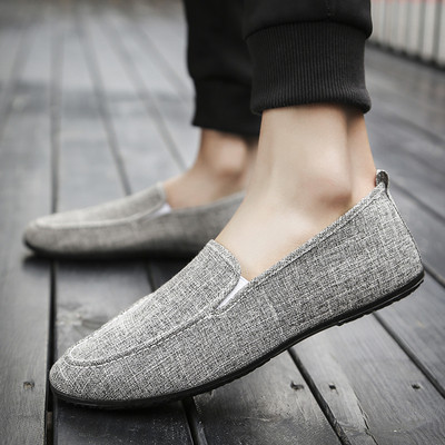 Lezser egyszerű férfi mokaszin több színben