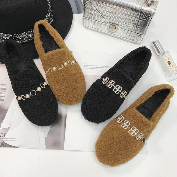 Γυναικέια  Μοντέρνα Moccasin σε Δύο Χρώματα με Διακοσμητική Αλυσίδα-Δύο Μοτίβα