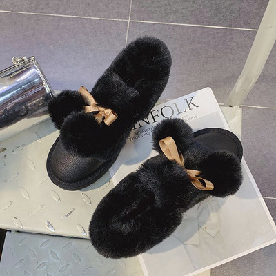 Μοντέρνες γυναικείες μπότες σε τέσσερα χρώματα