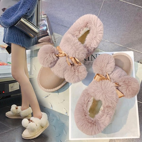 Μοντέρνες γυναικείες μπότες σε τέσσερα χρώματα