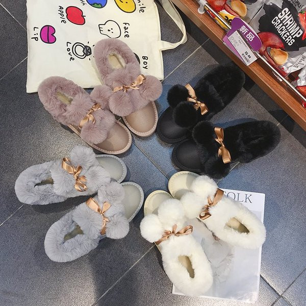 Μοντέρνες γυναικείες μπότες σε τέσσερα χρώματα