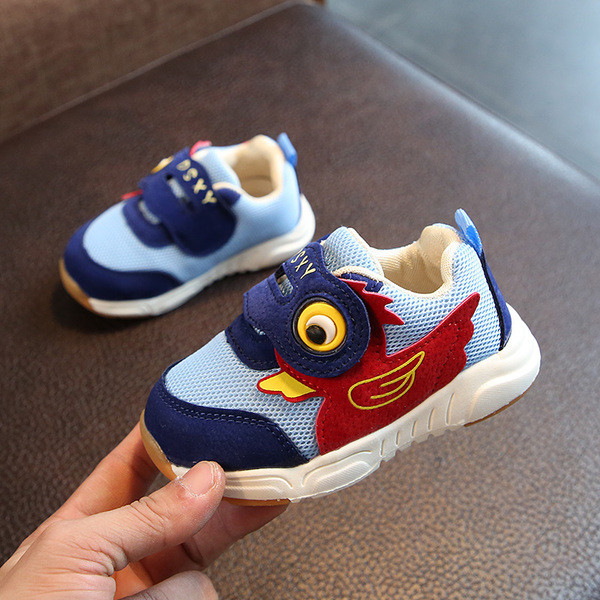 Παιδικά παπούτσια  κατάλληλα για αγόρια και κορίτσια σε τέσσερα χρώματα