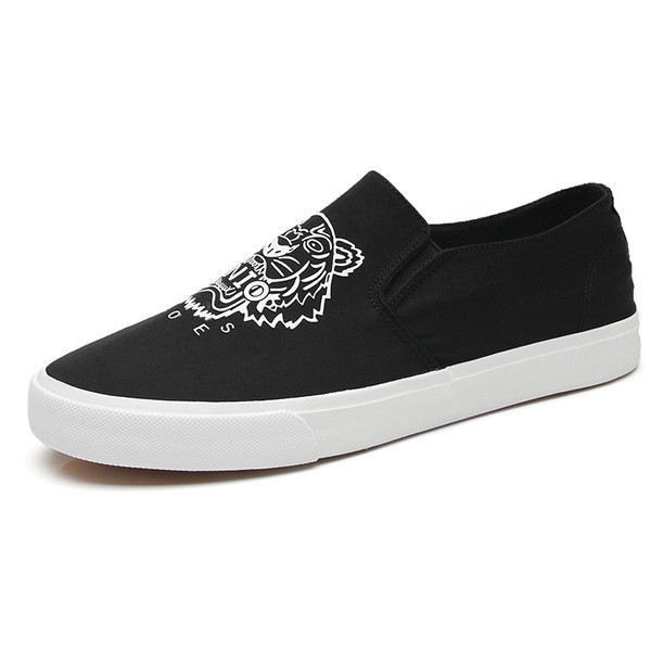 Κομψά ανδρικά μοκασίνια με εφαρμογές