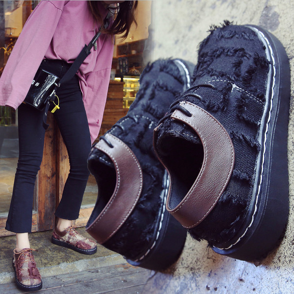 Modern női cipő lapos talppal, három színben - lekerekített modell