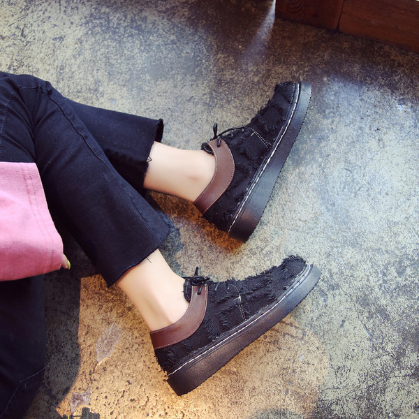 Modern női cipő lapos talppal, három színben - lekerekített modell