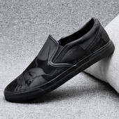 Aktuális férfi mokaszinok két színben