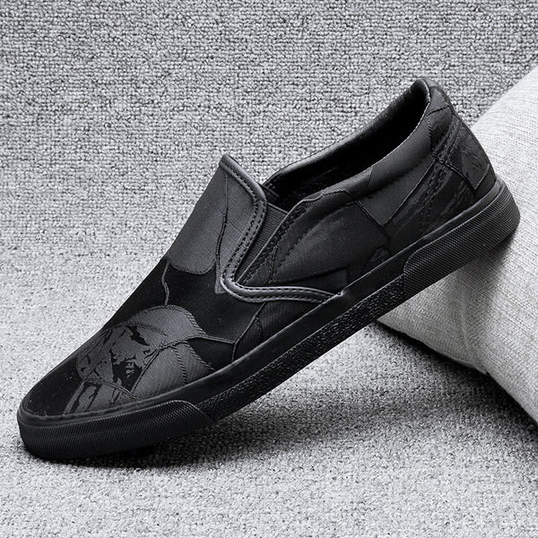 Aktuális férfi mokaszinok két színben