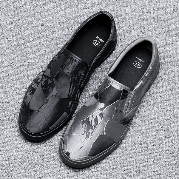 Aktuális férfi mokaszinok két színben