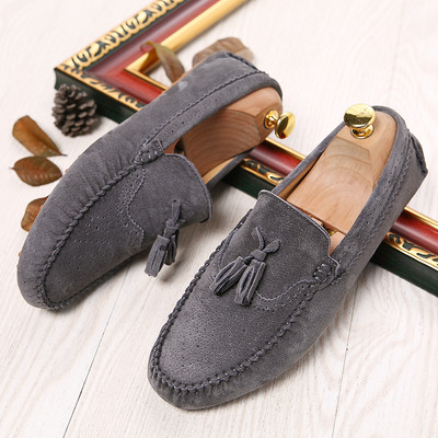 Κομψά ανδρικά μοκασίνια με φούντες