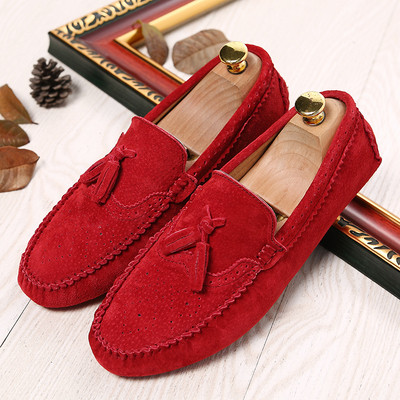 Κομψά ανδρικά μοκασίνια με φούντες