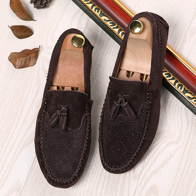 Κομψά ανδρικά μοκασίνια με φούντες