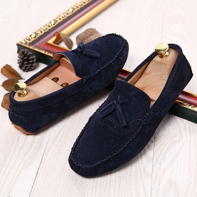 Κομψά ανδρικά μοκασίνια με φούντες