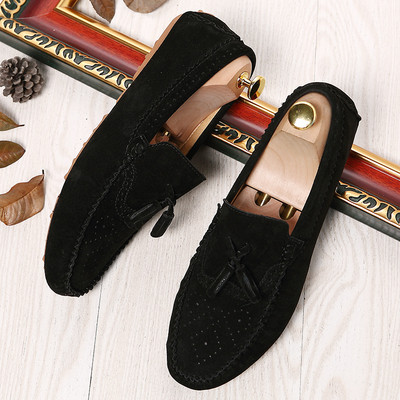 Κομψά ανδρικά μοκασίνια με φούντες