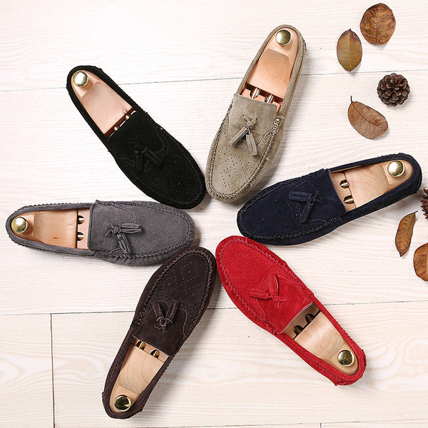 Κομψά ανδρικά μοκασίνια με φούντες