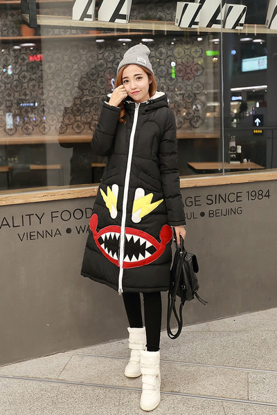 Μοντέρνο γυναικείο μπουφάν  με πολύχρωμο μοτίβο σε μερικές αποχρώσεις