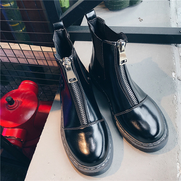 Γυναικείες μπότες μαύρες με φερμουάρ