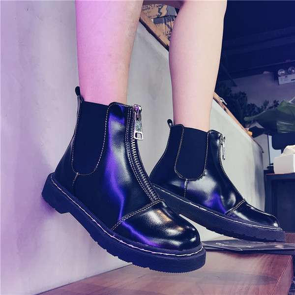 Γυναικείες μπότες μαύρες με φερμουάρ