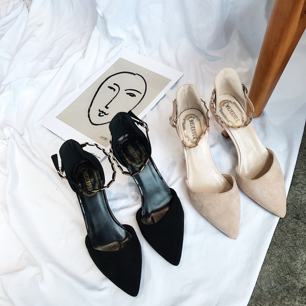 Elegáns női cipő pánttal, két színben