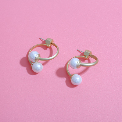 Καθημερινά γυναικεία σκουλαρίκια με πέρλες σε διάφορα χρώματα