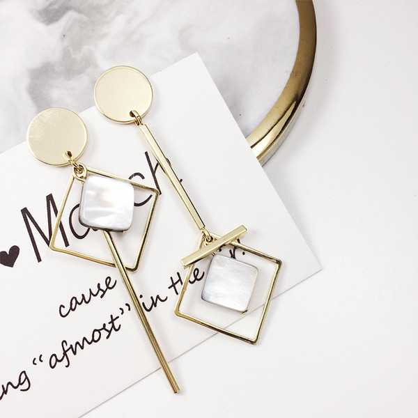 Стилни дамски небрежни обеци в два цвята