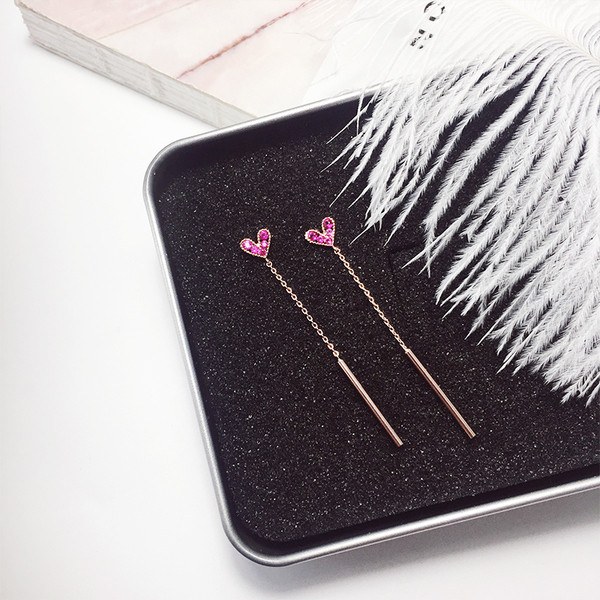 Modern női fülbevaló, rózsaszín szív alakú