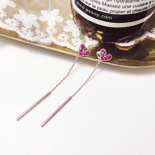 Modern női fülbevaló, rózsaszín szív alakú