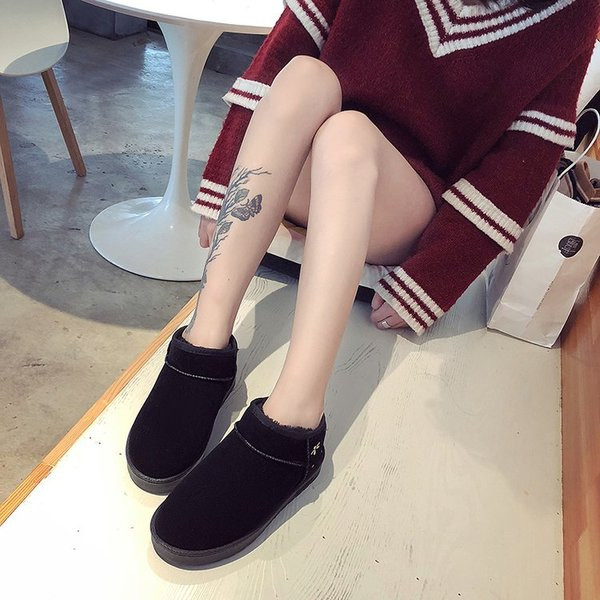 Γυναικείες μπότες με κεντήματα σε τρία χρώματα